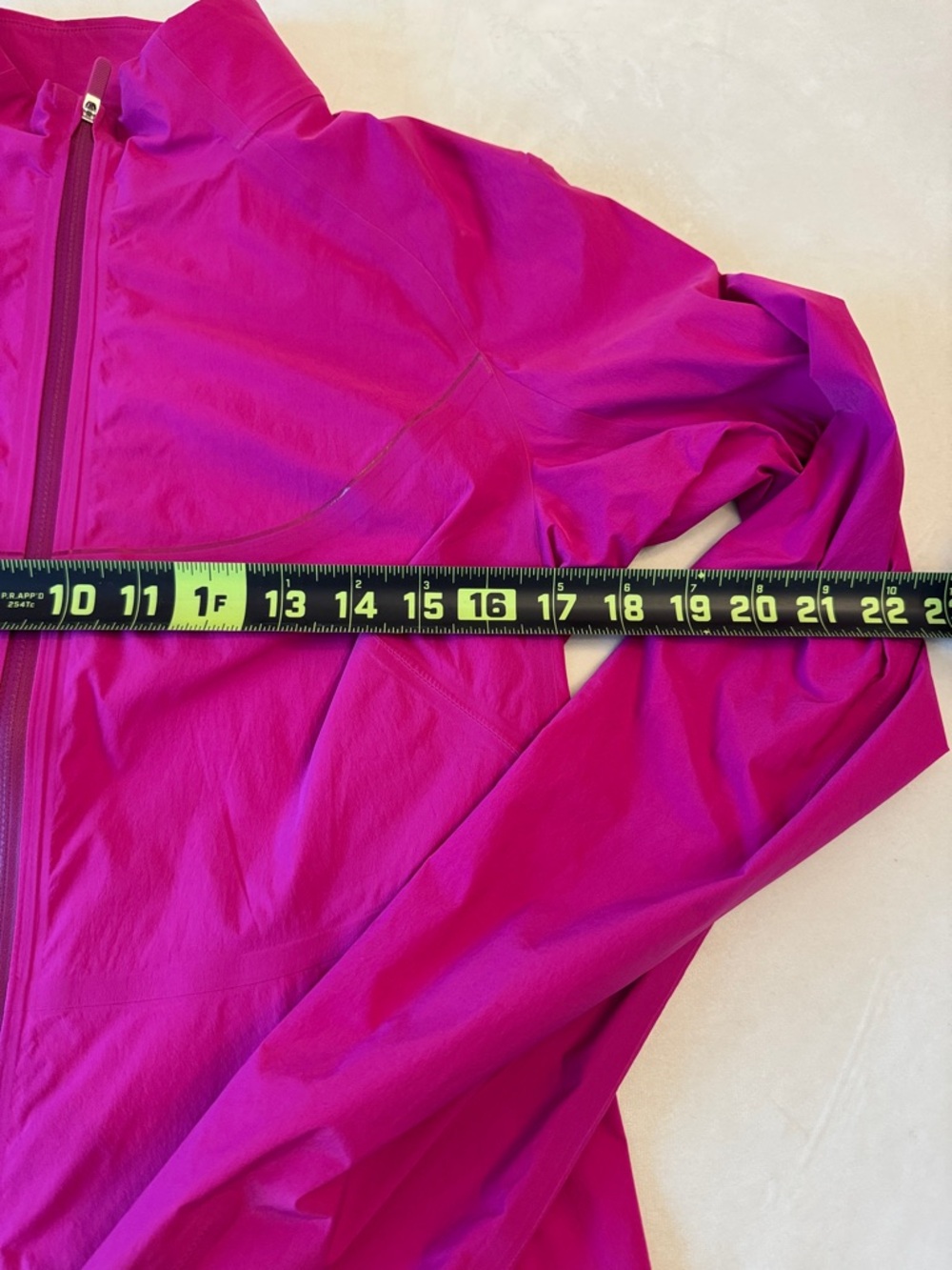 EUC! Lululemon Fast and Free Windbreaker
Ripened Raspberry, sz 8 - Picture 15 of 16